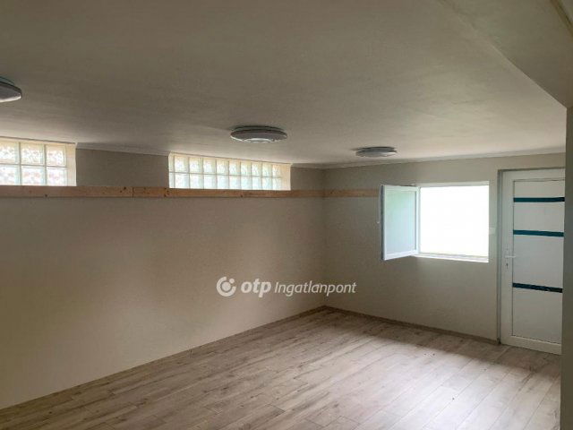 Eladó családi ház, Túrkevén 32.9 M Ft, 2+1 szobás