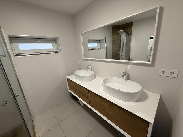 Eladó családi ház, Szentendrén 127.9 M Ft, 3 szobás