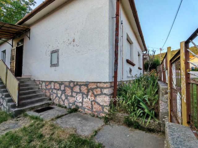 Eladó családi ház, Tardoson 34.999 M Ft, 3 szobás