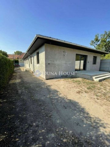 Eladó ikerház, Dunavarsányban 119.9 M Ft, 4 szobás