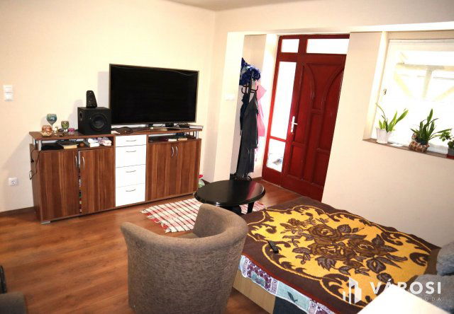 Eladó családi ház, Siófokon 89 M Ft, 7 szobás