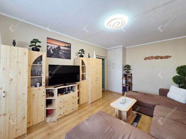 Eladó panellakás, Székesfehérvárott 49.9 M Ft, 2 szobás