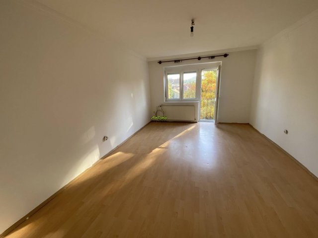 Kiadó téglalakás, albérlet, Sopronban, Deák téren, 1+1 szobás