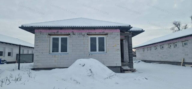 Eladó téglalakás, Cegléden 60 M Ft, 3 szobás