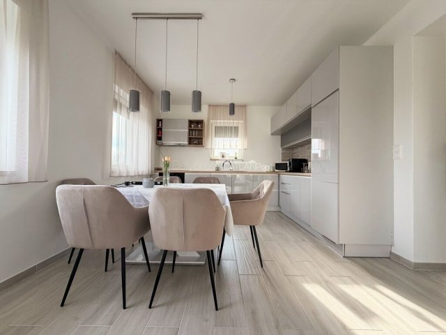 Eladó családi ház, Szombathelyen 91.99 M Ft, 4 szobás