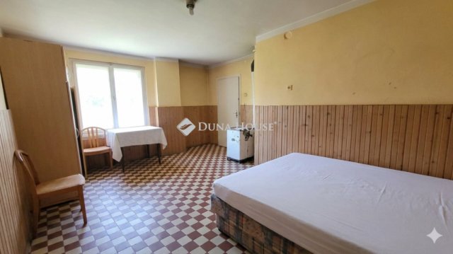 Eladó családi ház, Kisteleken 36.5 M Ft, 4 szobás