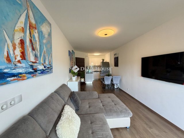 Eladó téglalakás, Zamárdiban 79.9 M Ft, 2 szobás