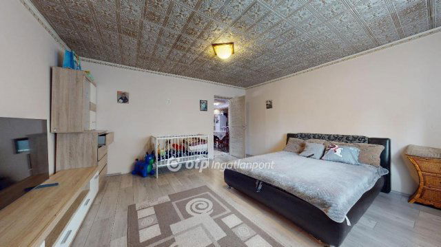 Eladó családi ház, Halmajon 35 M Ft, 3 szobás