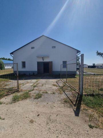 Eladó ipari ingatlan, Gyarmaton 250 M Ft / költözzbe.hu