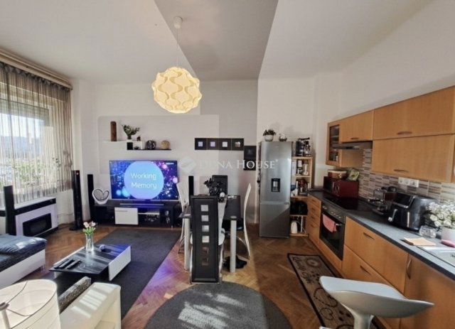 Eladó téglalakás, Budapesten, XIV. kerületben 79 M Ft, 3 szobás