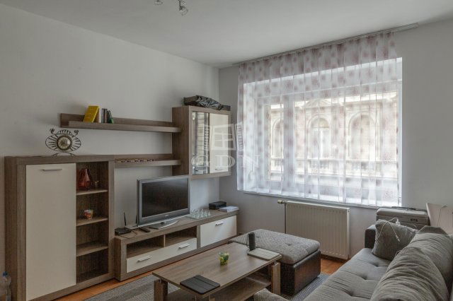 Eladó téglalakás, Budapesten, VI. kerületben 78.9 M Ft, 2 szobás