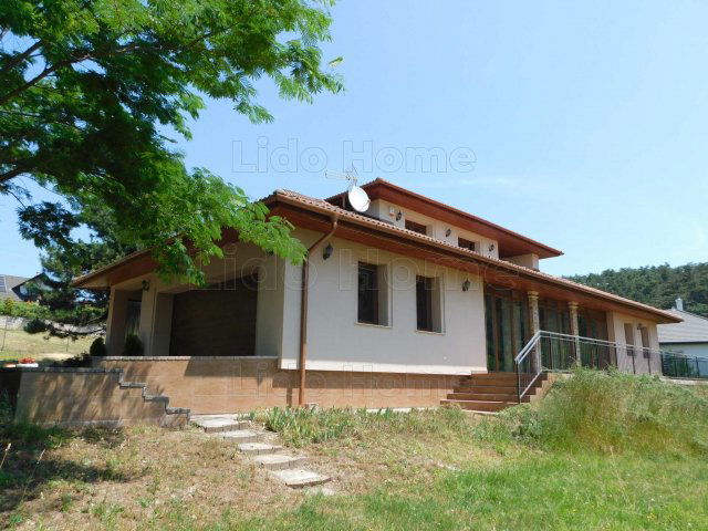 Eladó családi ház, Vonyarcvashegyen 299 M Ft, 5 szobás