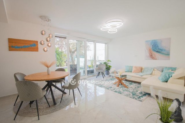 Eladó téglalakás, Balatonfűzfőn 97.9 M Ft, 2 szobás