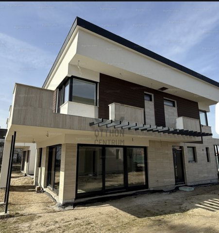 Eladó családi ház, Siófokon 230 M Ft, 5 szobás