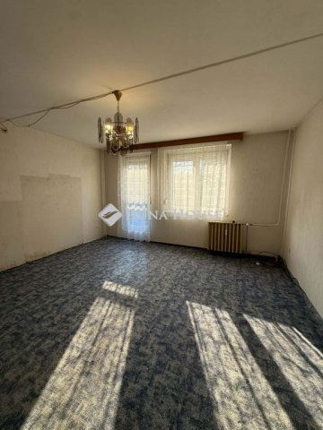 Eladó panellakás, Veszprémben 47.9 M Ft, 2 szobás