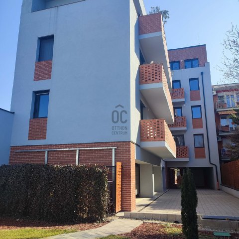 Eladó garázs, Budapesten, XIII. kerületben 6.4 M Ft