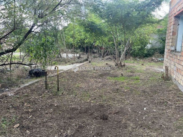 Eladó telek, Ercsiben 16 M Ft / költözzbe.hu