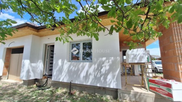 Eladó családi ház, Pusztaszabolcson 83 M Ft, 4 szobás