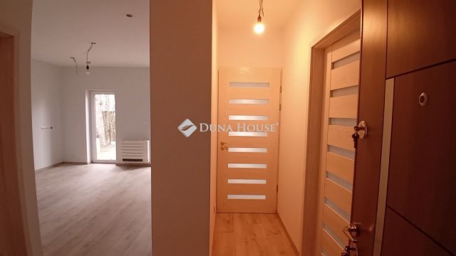 Eladó téglalakás, Siófokon 90.412 M Ft, 3 szobás