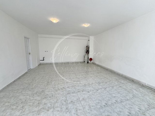Eladó üzlethelyiség, Pécsett, Rácvárosi úton 23.9 M Ft
