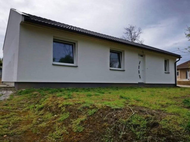 Eladó ikerház, Győrságon 70 M Ft, 3 szobás