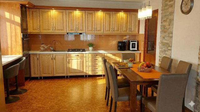 Eladó családi ház, Orosházán 98.9 M Ft, 4 szobás