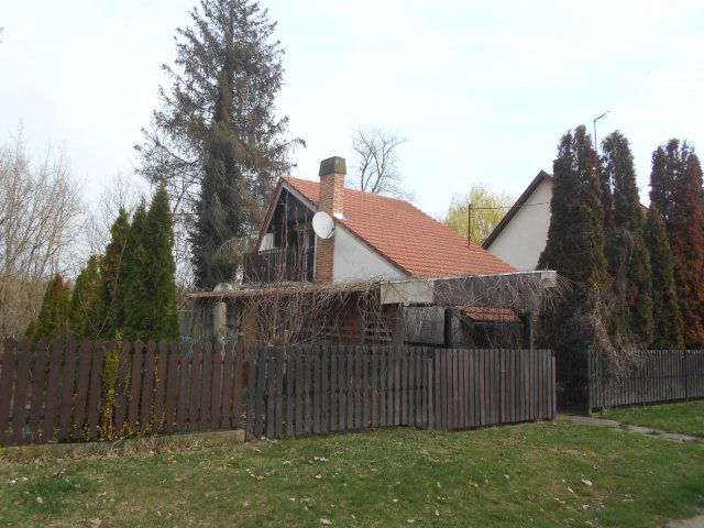 Kiadó nyaraló, Dobozon, Remetei utcában 100 E Ft / hó