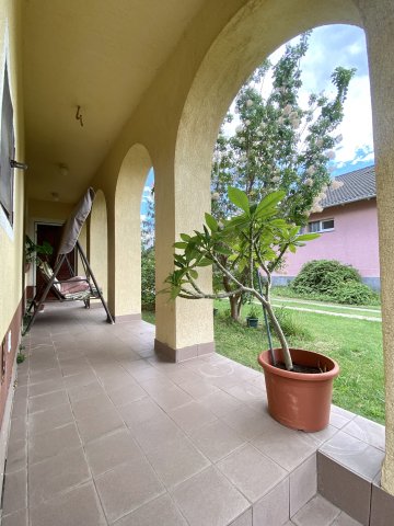 Eladó családi ház, Zsombón 88.7 M Ft, 4+1 szobás