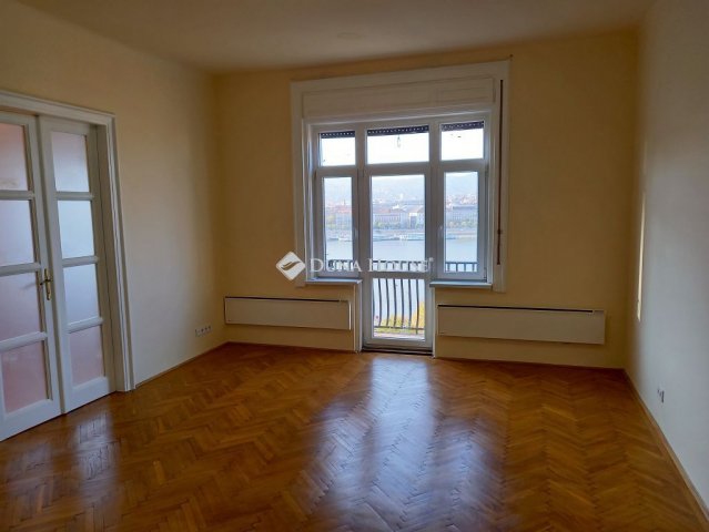 Kiadó téglalakás, albérlet, Budapesten, V. kerületben, 2 szobás