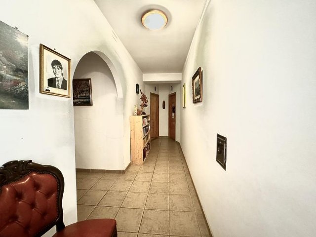 Eladó családi ház, Dunakeszin 184.9 M Ft, 7 szobás