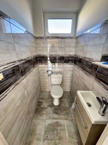 Eladó családi ház, Székesfehérvárott 90 M Ft, 5 szobás