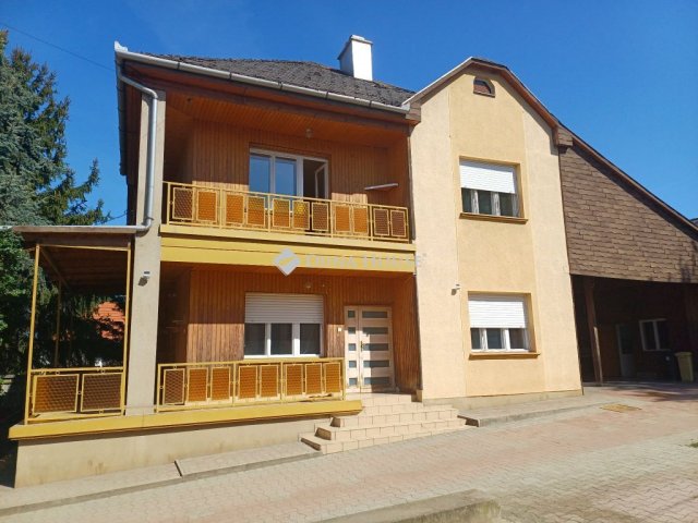 Eladó családi ház, Tarcalon 44.9 M Ft, 6 szobás