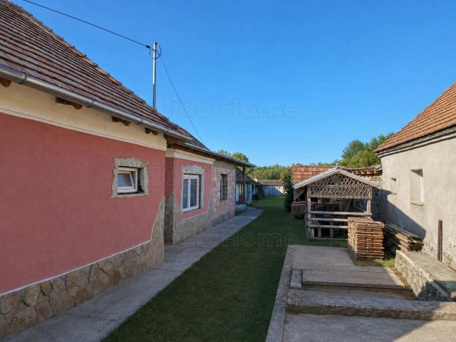 Eladó családi ház, Lesenceistvándon 46.9 M Ft, 3 szobás