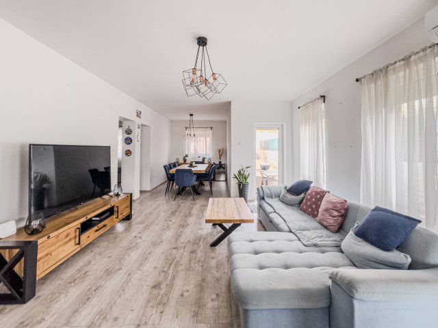 Eladó családi ház, Érden 129.9 M Ft, 4 szobás