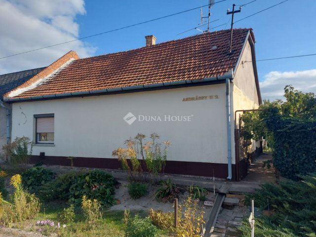 Eladó családi ház, Izsákon, Andrássi utcában 21.5 M Ft