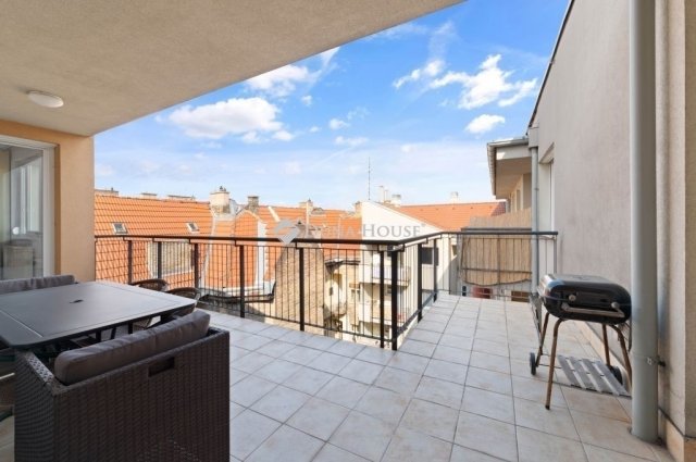 Eladó téglalakás, Budapesten, VII. kerületben 169 M Ft, 4 szobás