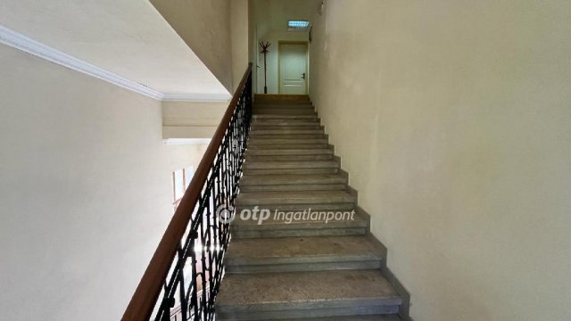 Kiadó iroda, Debrecenben 320 E Ft / hó, 1 szobás