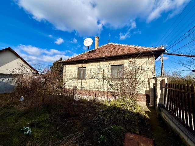 Eladó családi ház, Cegléden 69.9 M Ft, 2+1 szobás