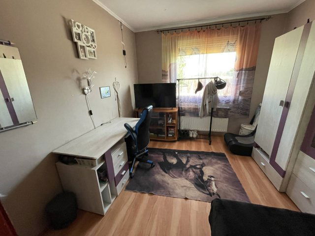 Eladó családi ház, Komáromban 47 M Ft, 3 szobás
