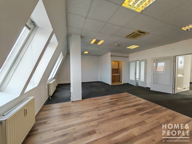 Eladó iroda, Szegeden 67.999 M Ft, 3 szobás / költözzbe.hu