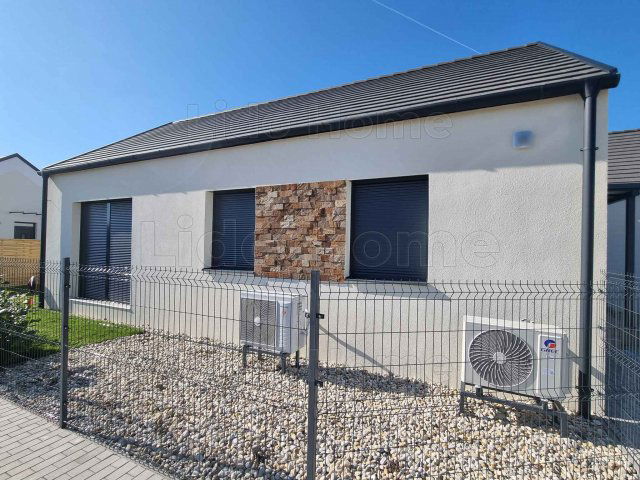 Eladó családi ház, Ságváron 69.9 M Ft, 3 szobás