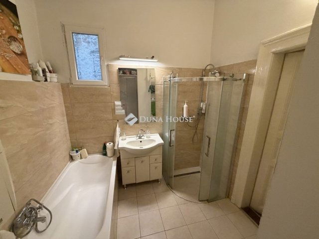 Eladó téglalakás, Budapesten, VII. kerületben 98.9 M Ft