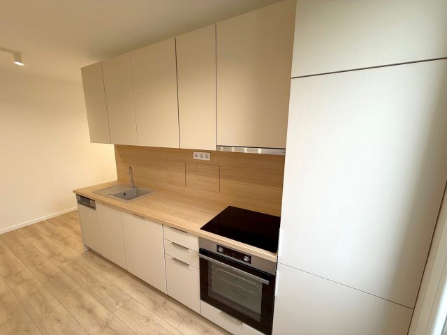 Eladó panellakás, Pécsett, Stadion utcában 57.9 M Ft, 2 szobás