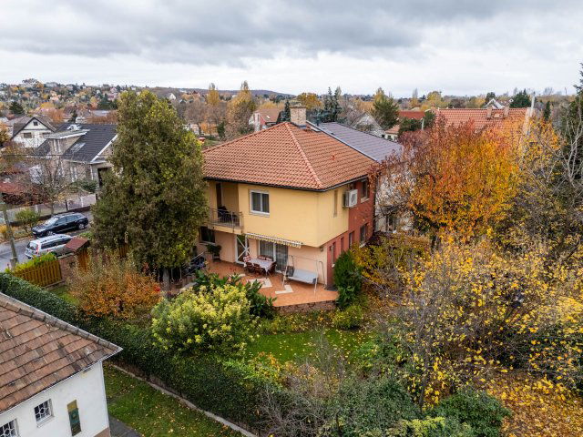 Eladó családi ház, Budapesten, XI. kerületben, Csurgói úton