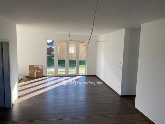 Eladó családi ház, Kecskeméten 86.99 M Ft, 4 szobás