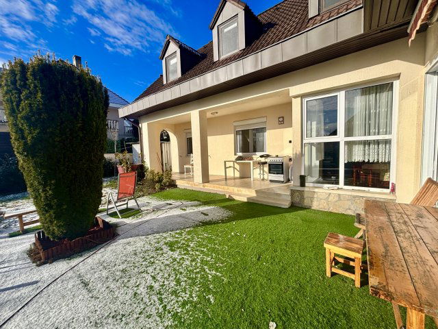 Eladó családi ház, Balatonfüreden 215 M Ft, 5+1 szobás