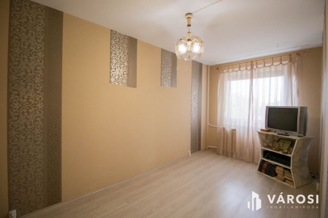 Eladó panellakás, Győrött 43.9 M Ft, 2 szobás