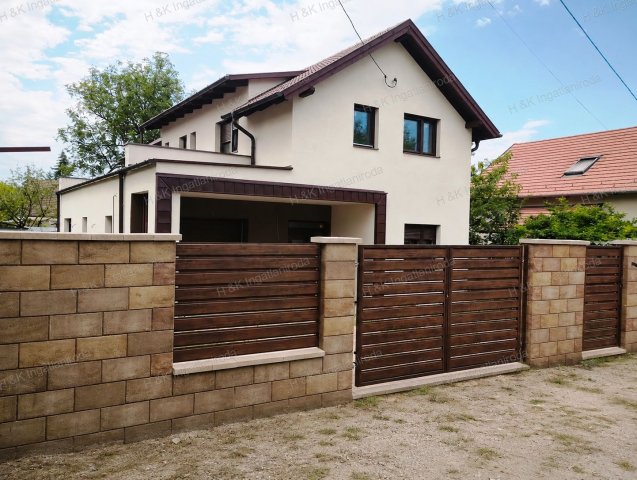 Eladó családi ház, Gödön 174.9 M Ft, 5 szobás