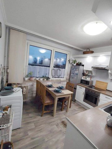 Eladó panellakás, Nyíregyházán 52.9 M Ft, 3 szobás