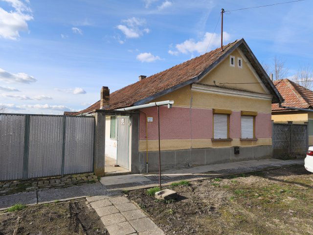 Eladó családi ház, Pitvaroson 4.5 M Ft, 3 szobás